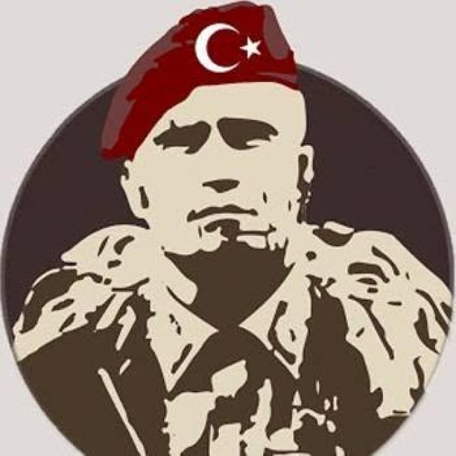 Türk askeri, bordo bereli konseptli organik sayfa